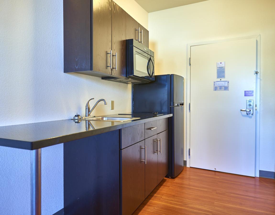Hotel 6 Barre Arena 2*