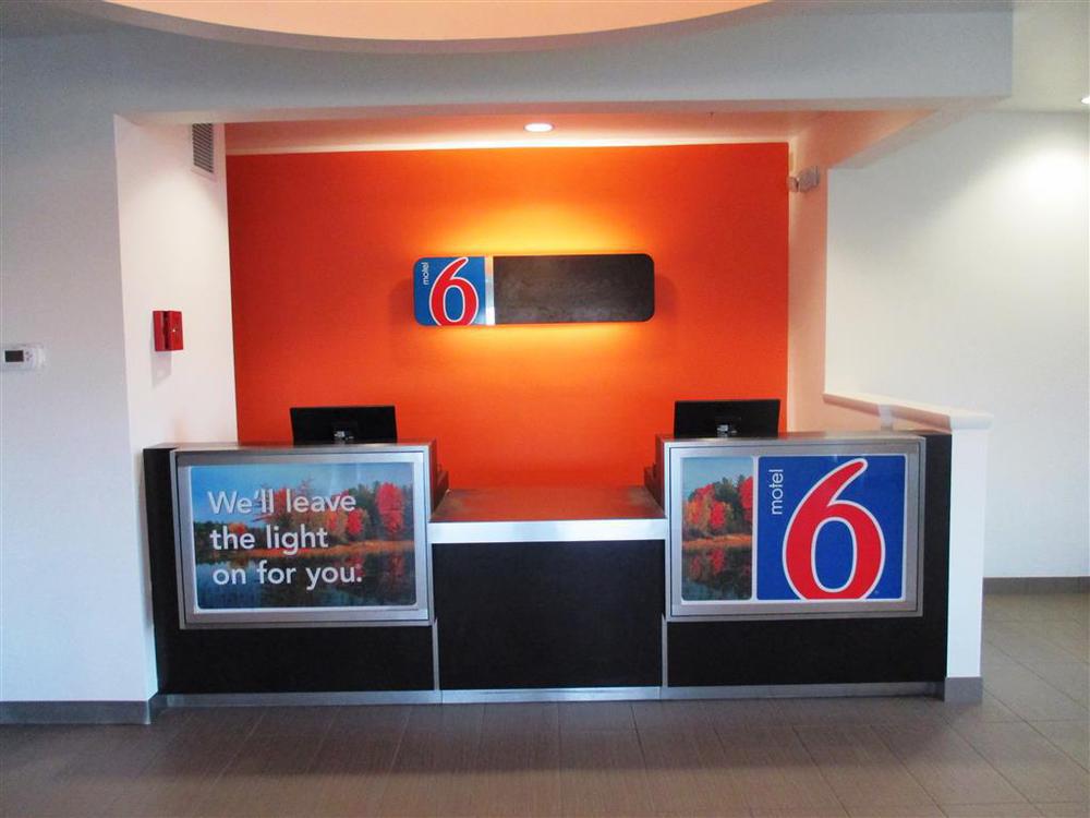 6 Barre Arena Hotel